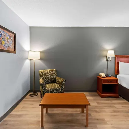 Baymont By Wyndham Lebanon In Villa Exterior photo