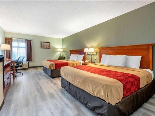 Lodge Baymont By Wyndham In Lebanon