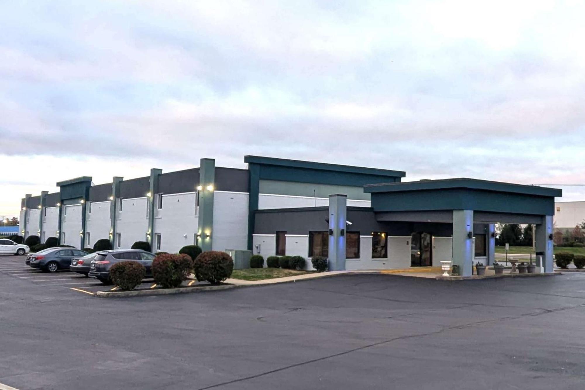 Lodge Baymont By Wyndham In *