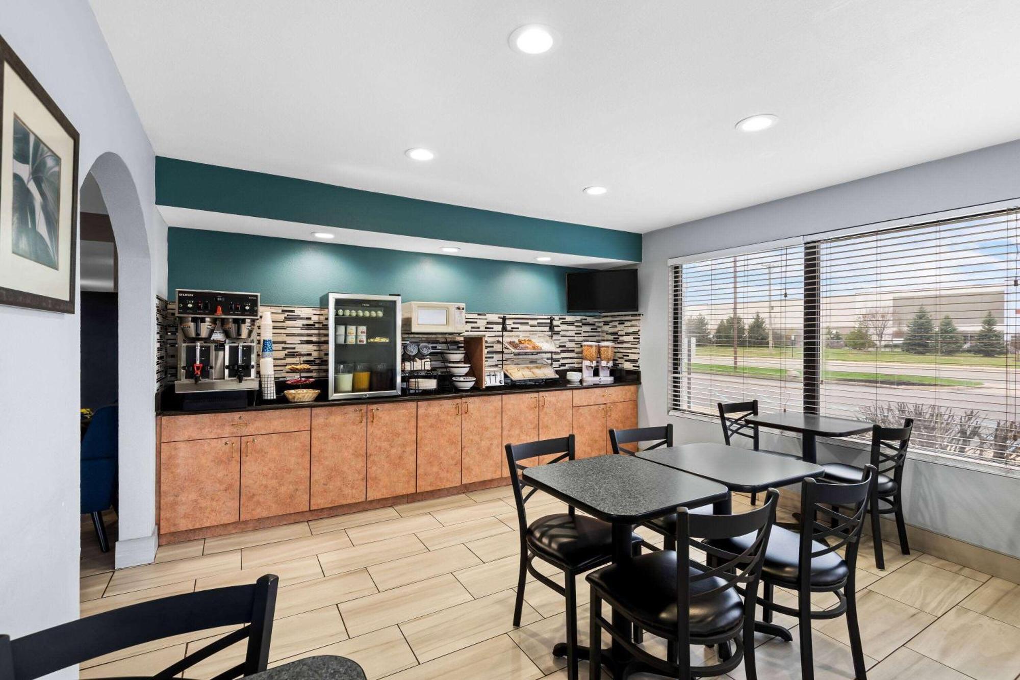 Lodge Baymont By Wyndham In *