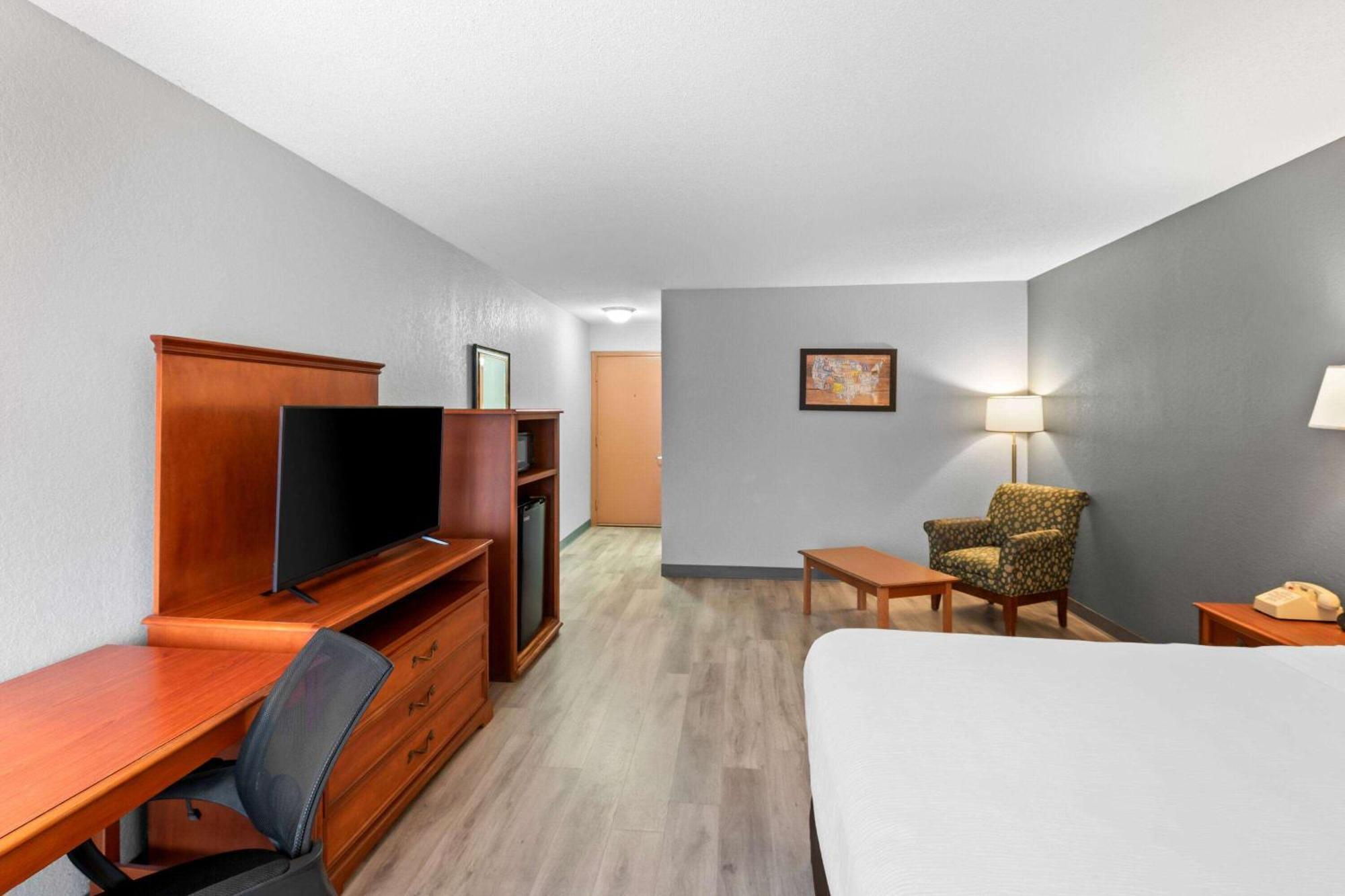 Baymont By Wyndham In Lodge *