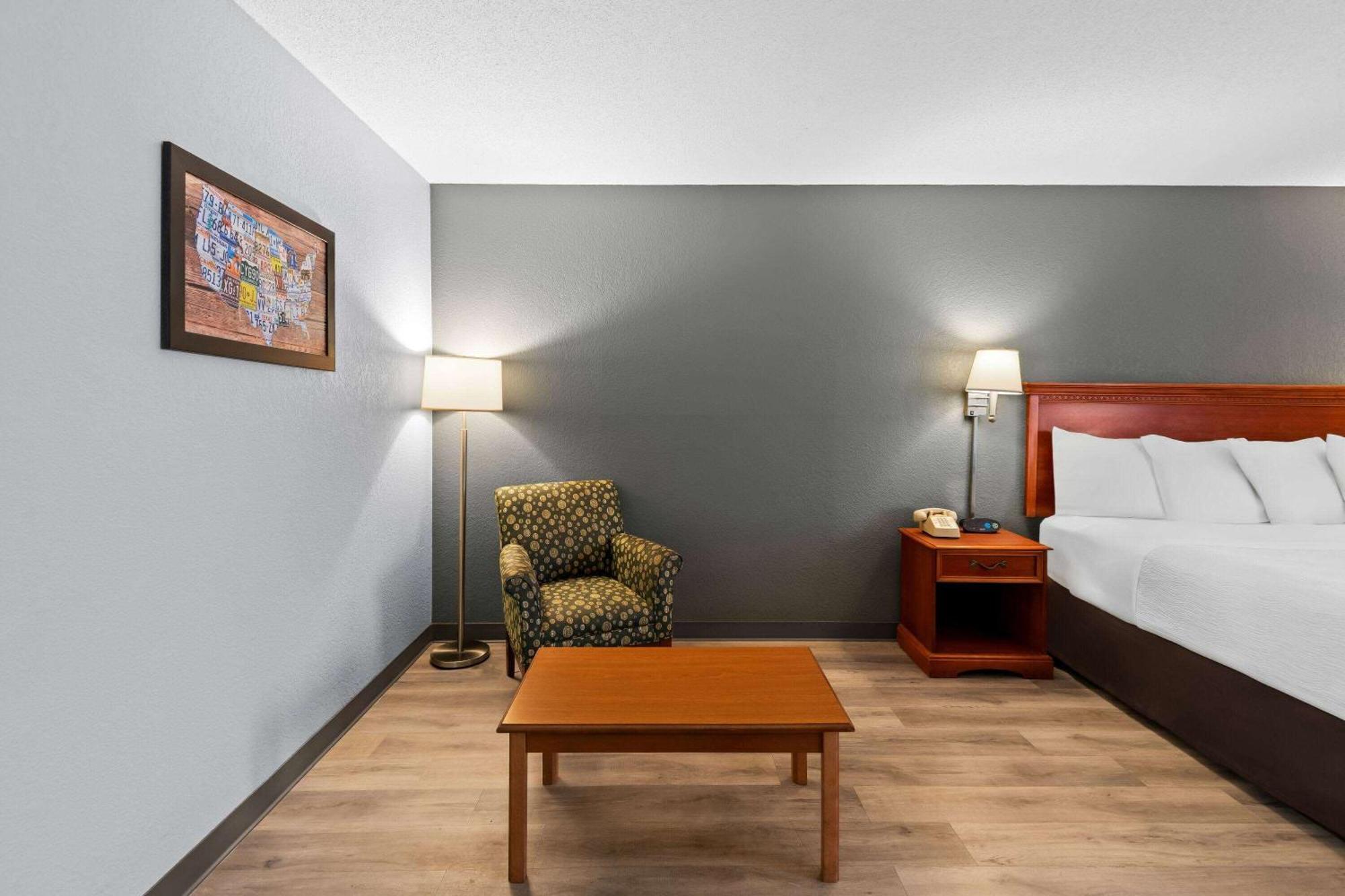 Baymont By Wyndham In *